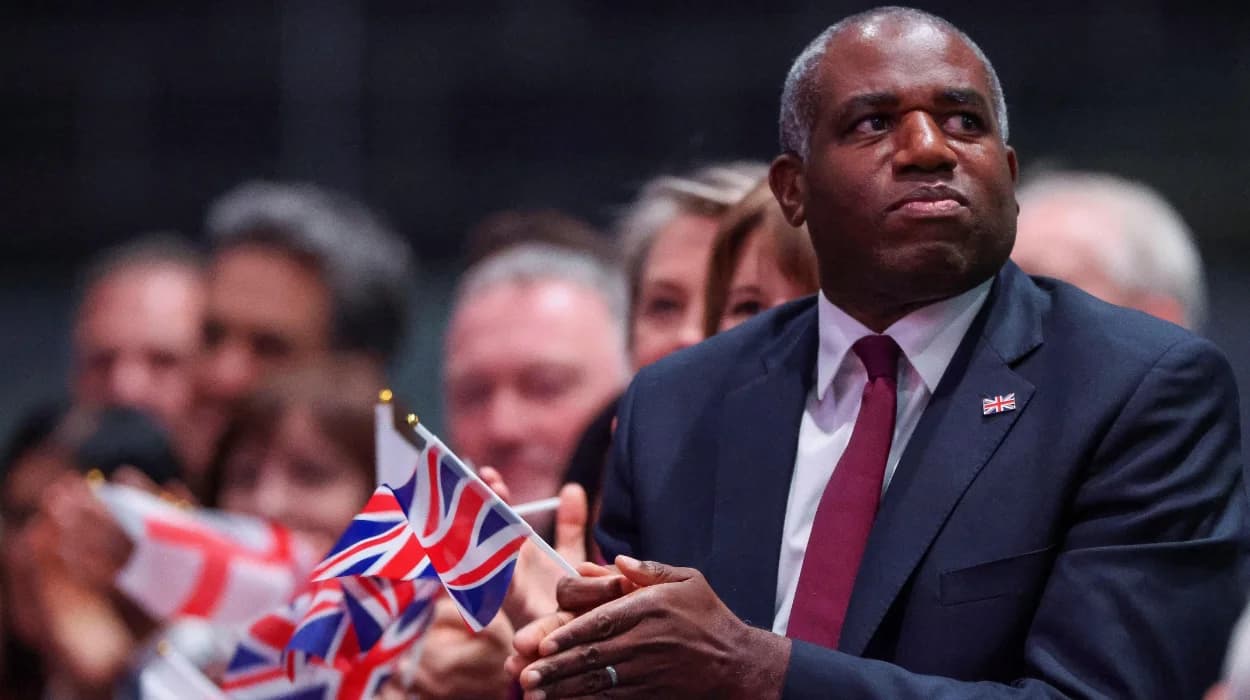 David Lammy seeks Nigel Farage apology over alleged racist remarks