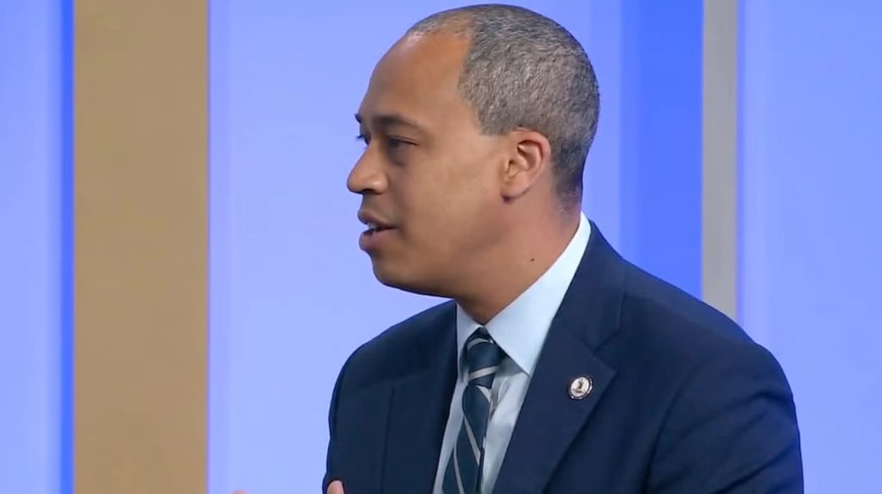 Democrat won’t quit Virginia race despite text scandal