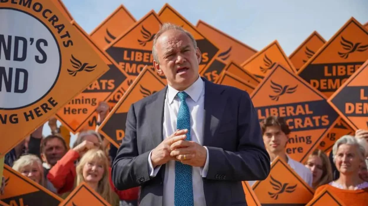Ed Davey urges Tony Blair to brief MPs on Gaza talks