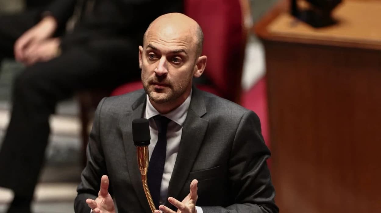 French Foreign Minister Urges Arming Lebanese Army to Disarm Hezbollah