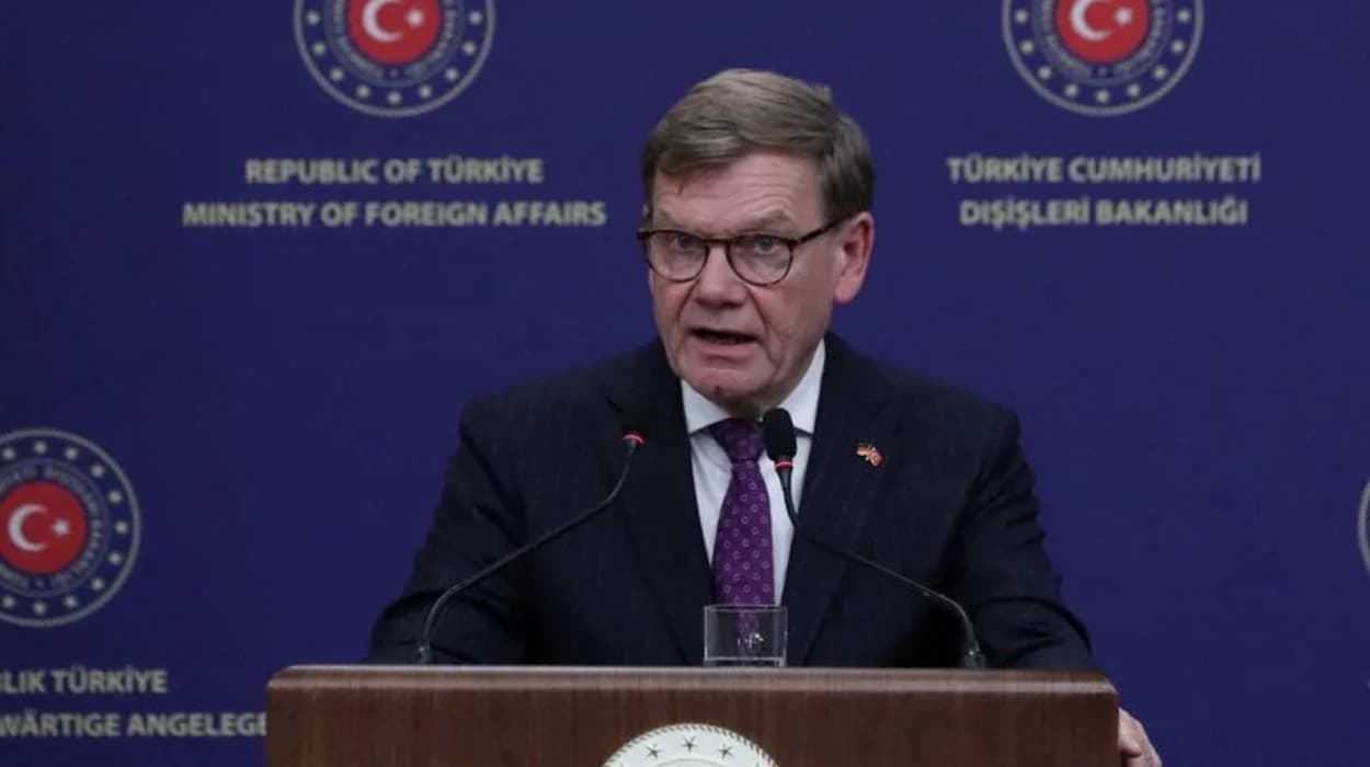 German Foreign Minister Johann Wadephul discuss economic policy with China