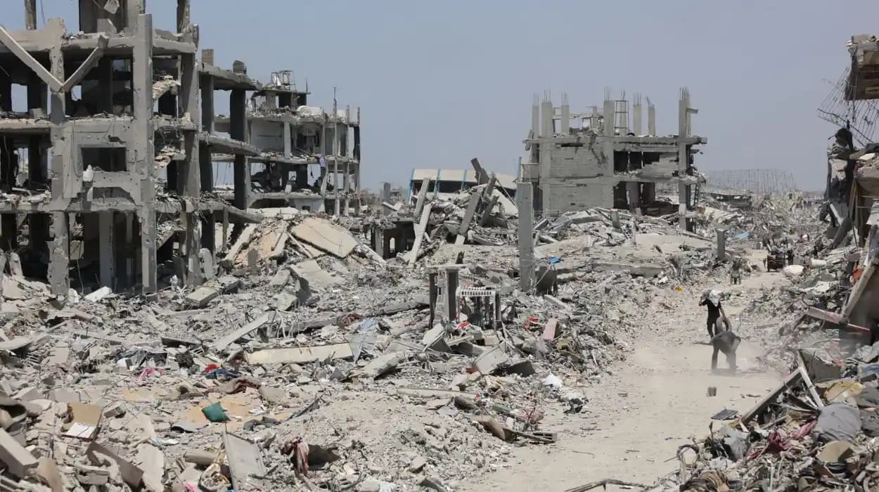Israeli forces tighten grip on 40% of Gaza City territory