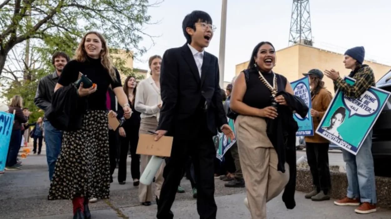Judge dismisses youth climate suit against Trump