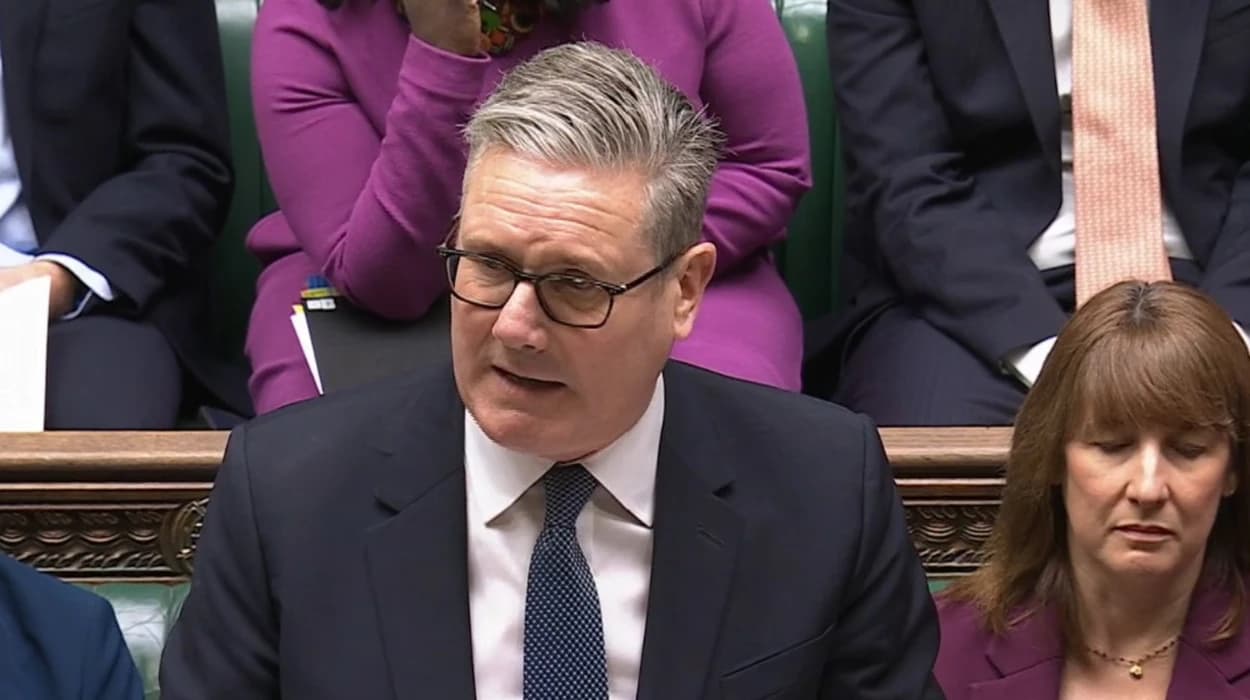 Keir Starmer promises vote on Ukraine troop deployment