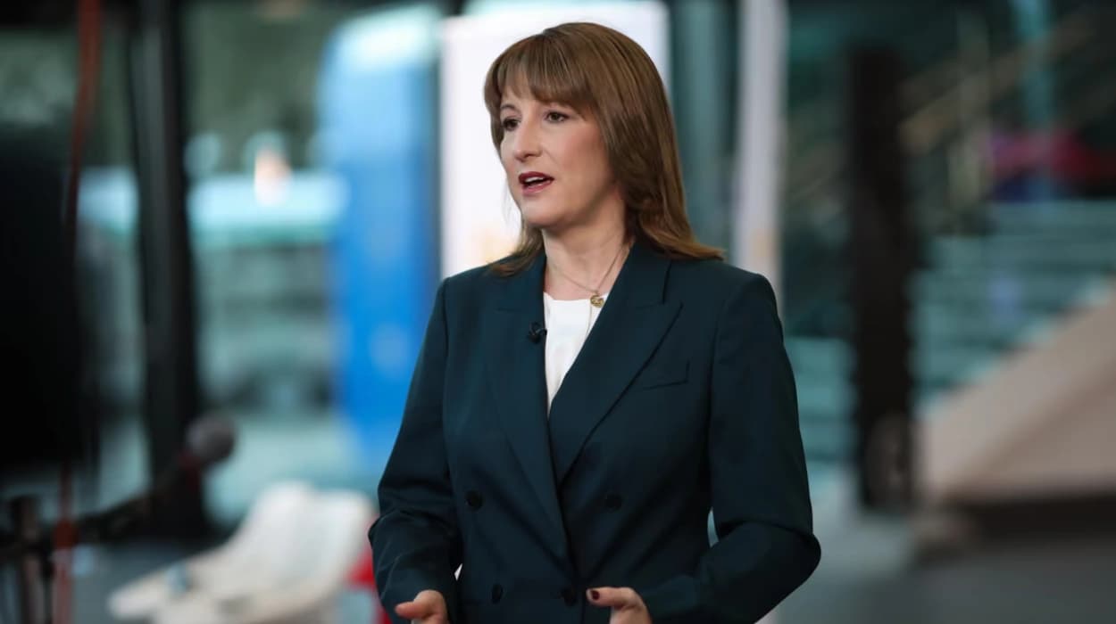 Rachel Reeves drops no-tax rise pledge before Labour speech