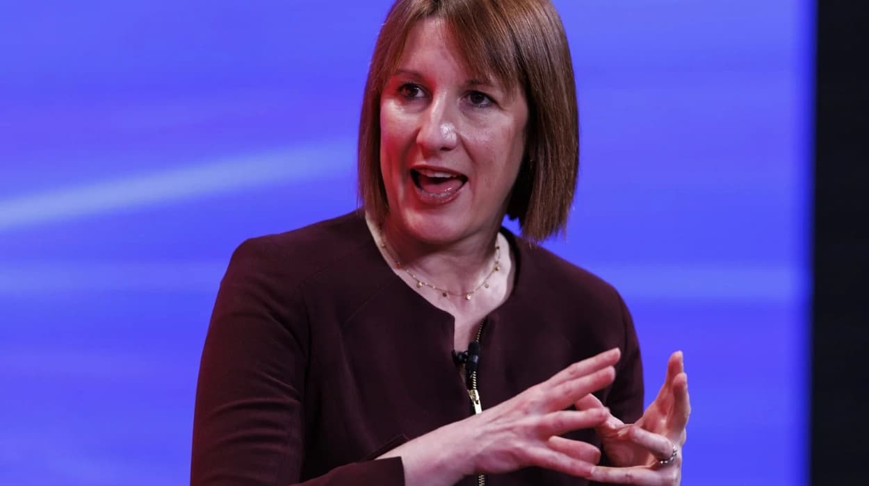 Rachel Reeves urges rich to shoulder UK services costs