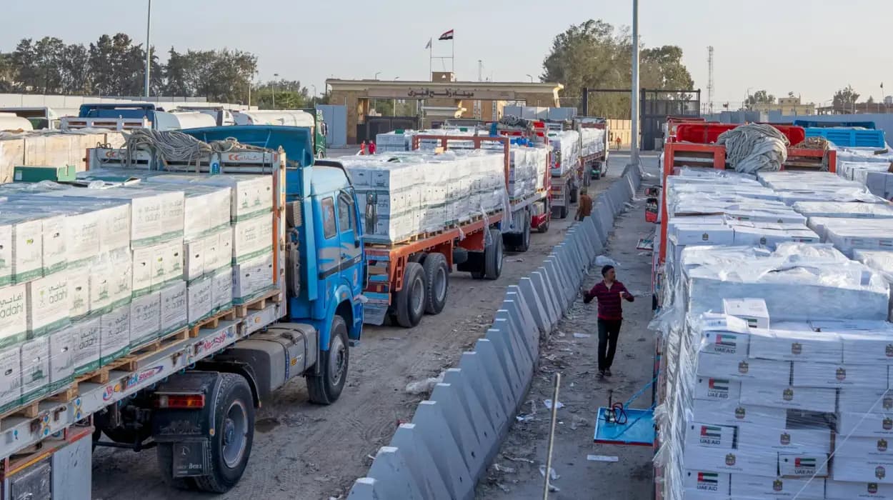 Rafah Border Reopens with Long Lines Following Initial Gaza-Egypt Delays
