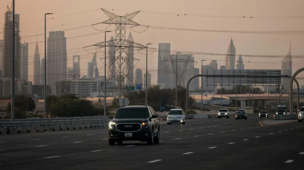 UAE Eases Driving Licence Rules for Tourists and Residents in 2025