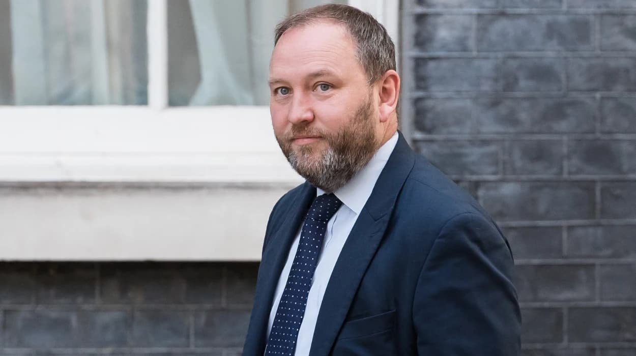 UK ministers launch push to win labour over on digital ID